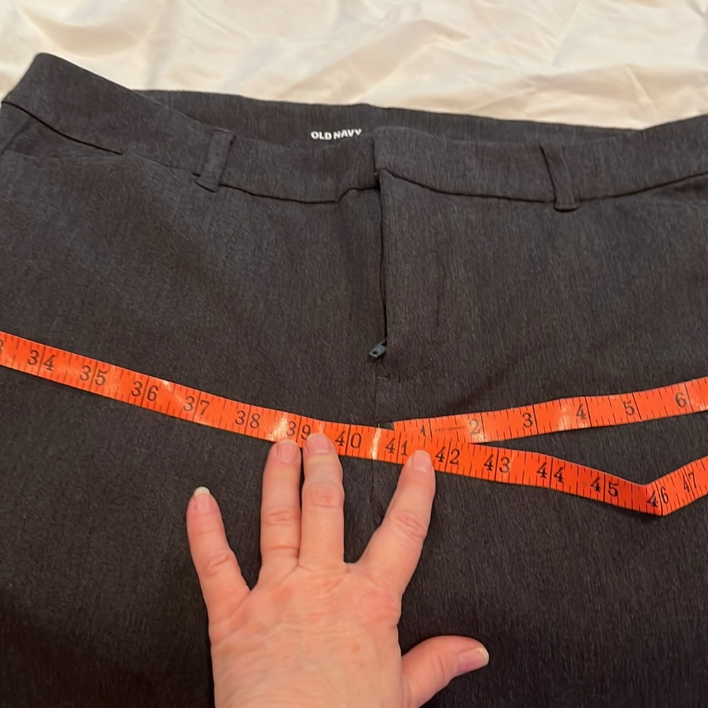 Old Navy pixie pants - Picture 6 of 8